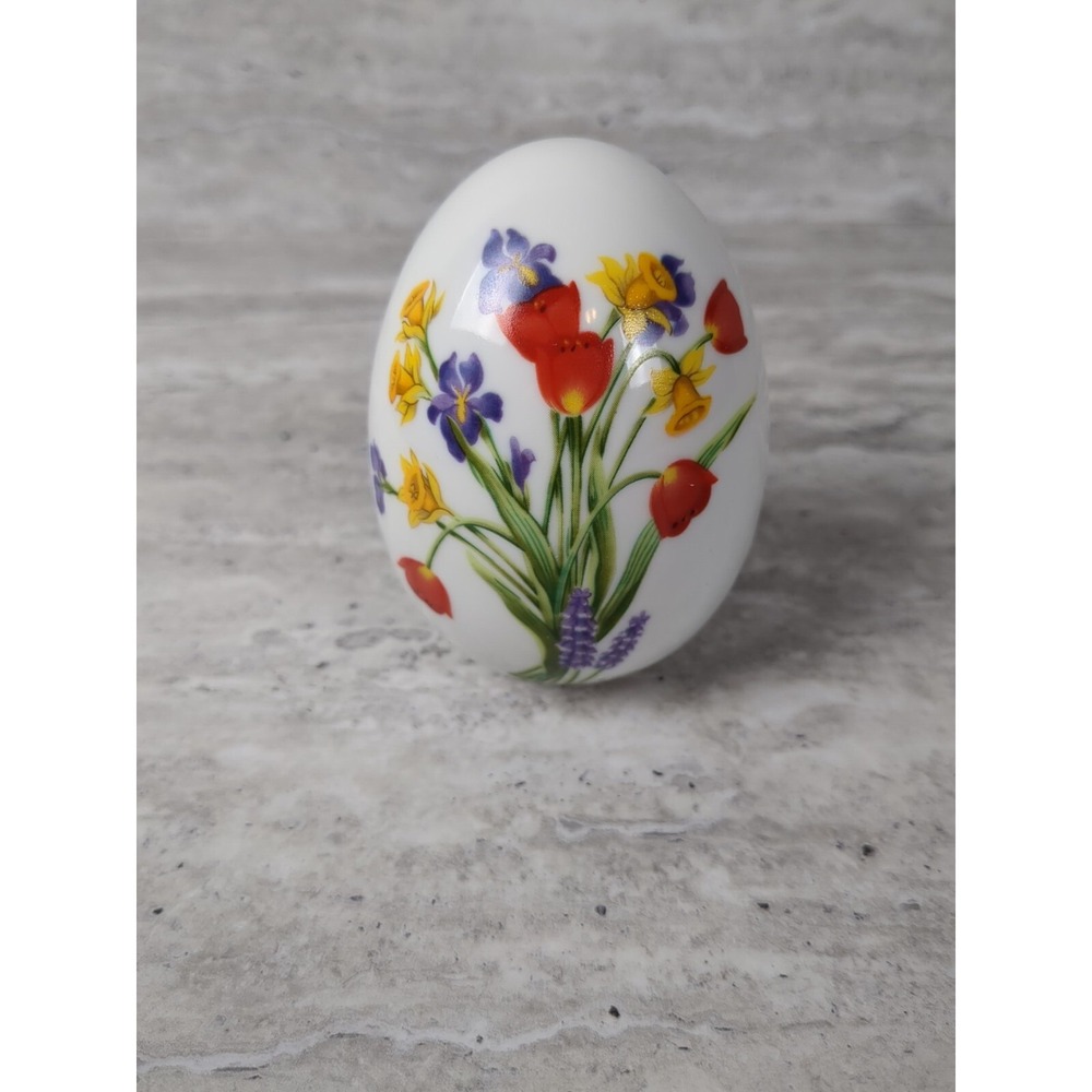 Vintage Avon Floral Egg 1988‎